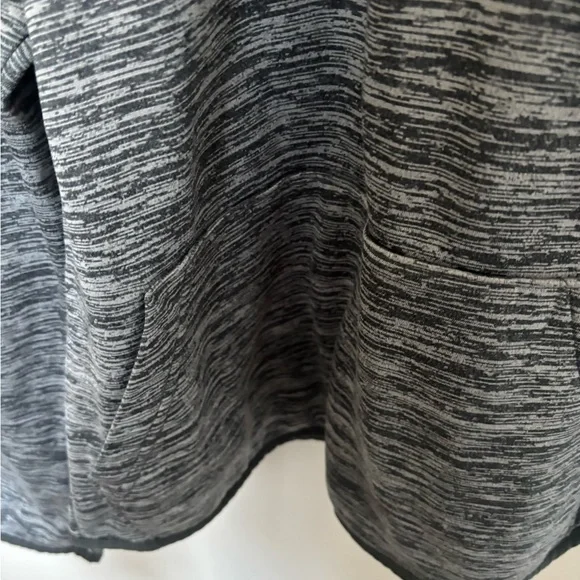 Boys Under Armour Hooded Sweatshirt. Size L - Picture 2 of 5